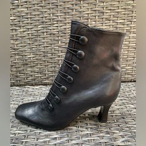 Alberto Zago Leather Button Details Ankle Boots, Size 38.5, Made In Italy NEW